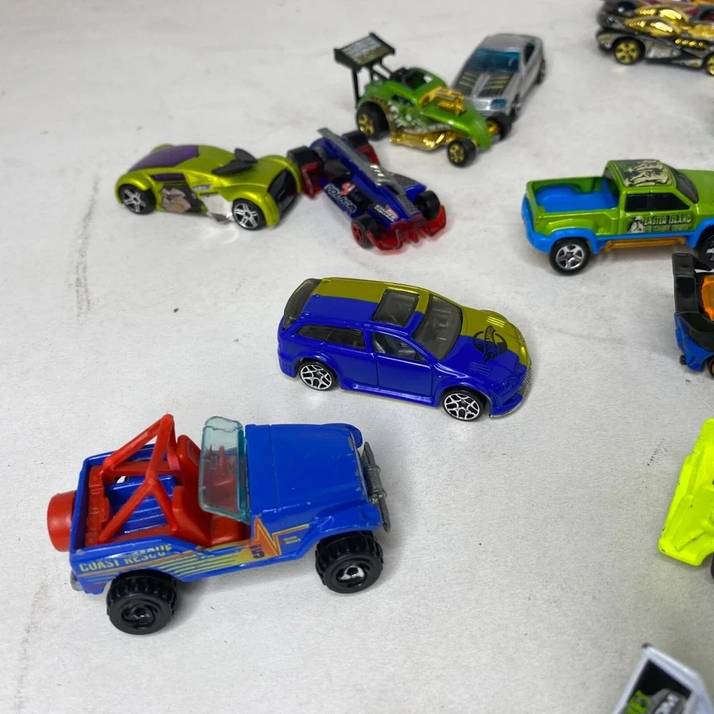 Hot Wheels Lot of 25 Diecast Cars 1970s–2000s Mercedes Fire Truck Mega-Duty